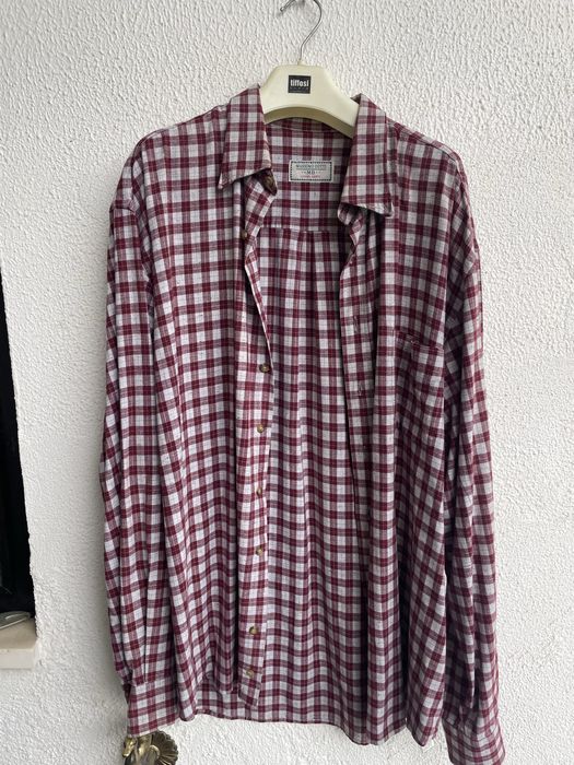 Camisa manga cumprida aos quadrados vermelhos