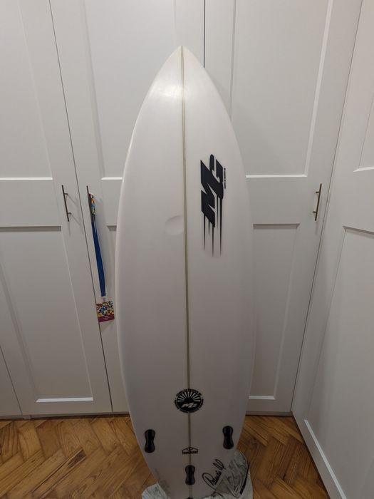 Prancha de surf 5'9 com 25,70 litros