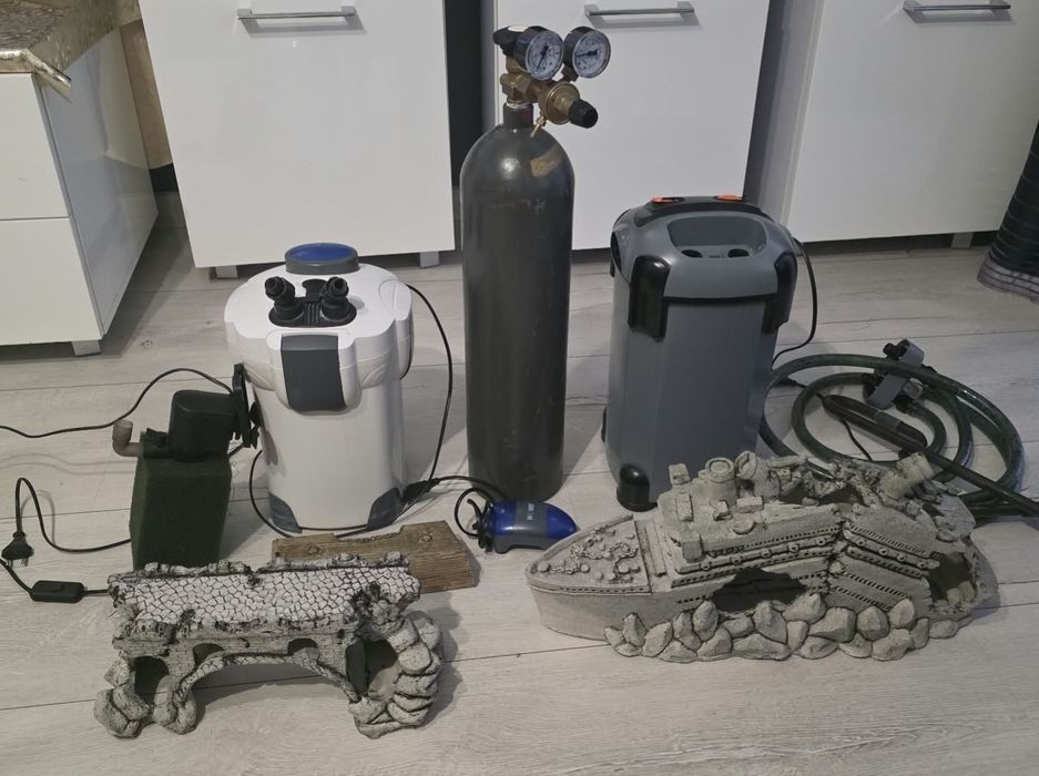 Sprzedam akwarium 450L z osprzętem