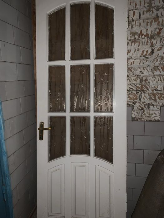 Продам двері деревʼяні, бувші у вжитку