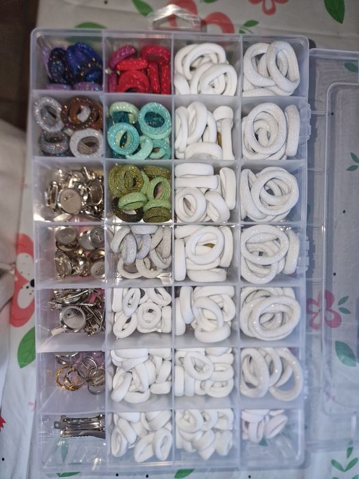 Заколки,фетрові кола,резинки все для творчості