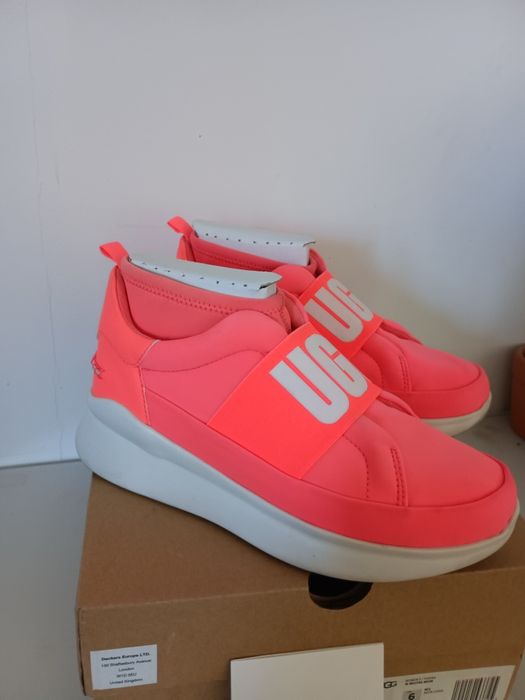 Tênis desportivos UGG