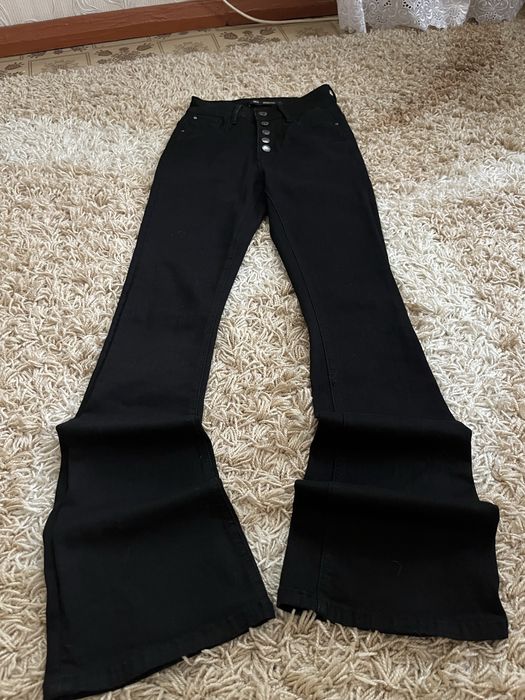 Джинсы Bootcut