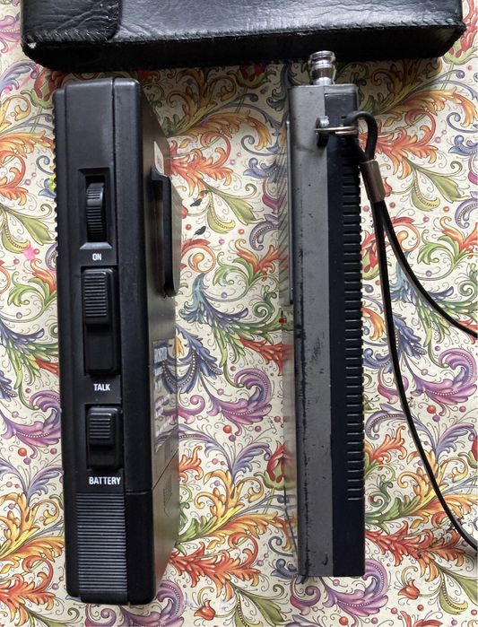 Vintage walkie talkie   Robyn,Com Talk