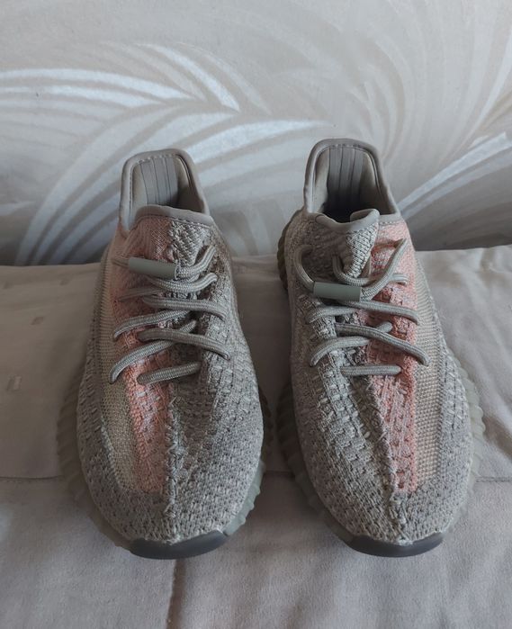 Кроссовки  Adidas Yeezy Boost 350 V2,р. 36,5