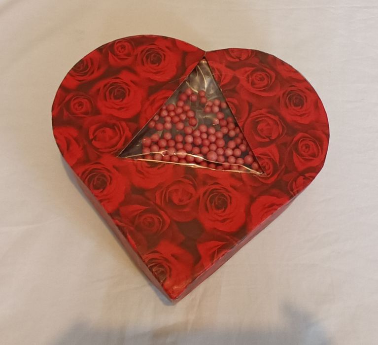 Ligas em caixa forma de coração. 3 ligas