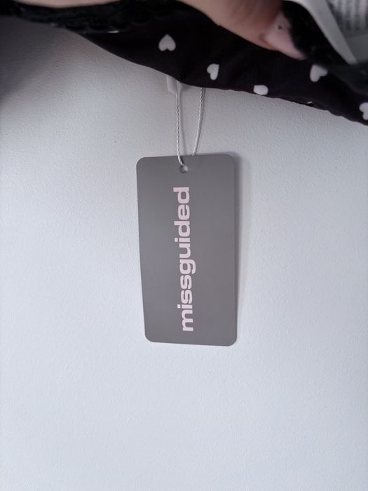 nieusztywniany biustonosz w serca missguided