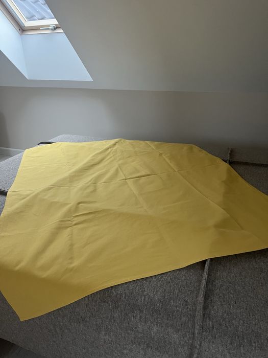 Żółty obrus 112x139cm