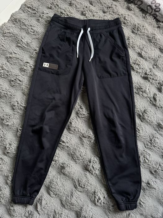 Spodnie dresowe under armour S/M czarne damskie