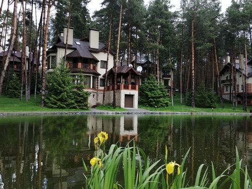 Купить дом в лесу за рубежом самый большой торговый центр в россии 2021