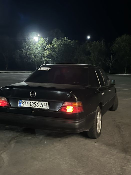 Mercedes-Benz W124 E230
