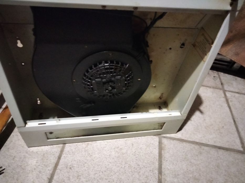 Витяжка кухонна з мотором  piramida,