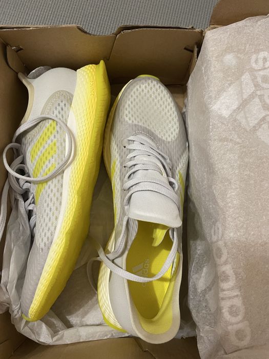 Кросівки adidas для спорту