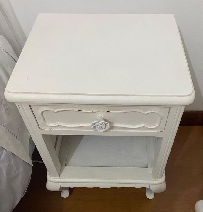 Cómoda espelho mesa de cabeceira Pentiadeira e roupeiro