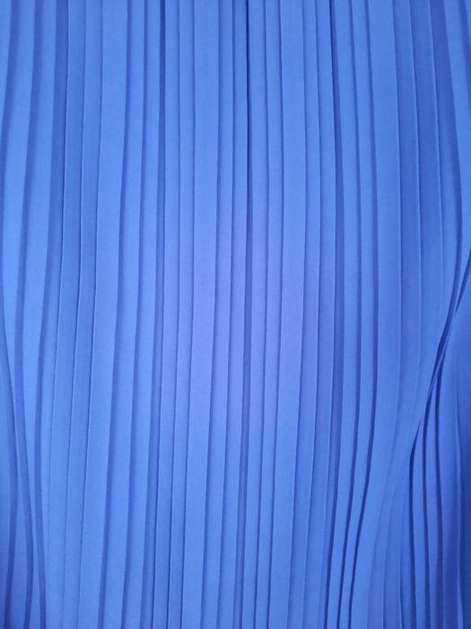 Sukienka szafirowa z plisowaniem 42