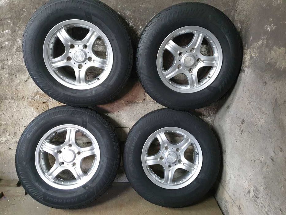 Felgi alu Kia Sorento R16 5x139,7 opony zimowe 225/75R16