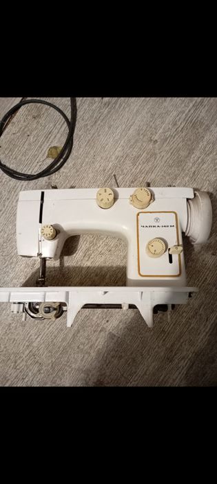 Швейна машинка чайка на запчастини