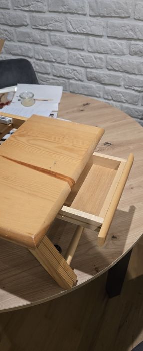 Stolik pod laptopa