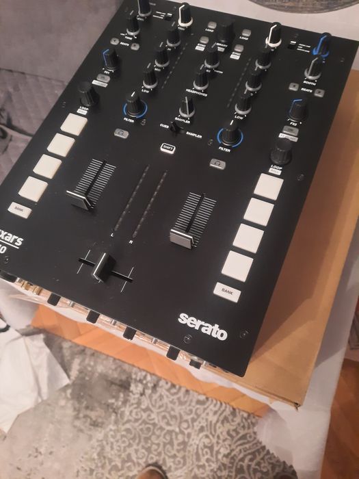 Mikser dwukanałowy Mixars DUO plus Decksaver
Stylu walki 2-kanałowy DJ