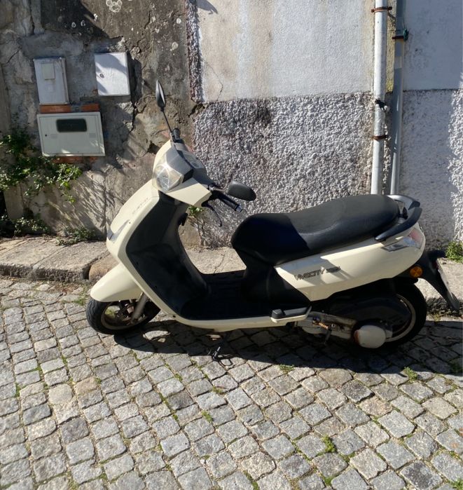 MOTO scooter 125cc