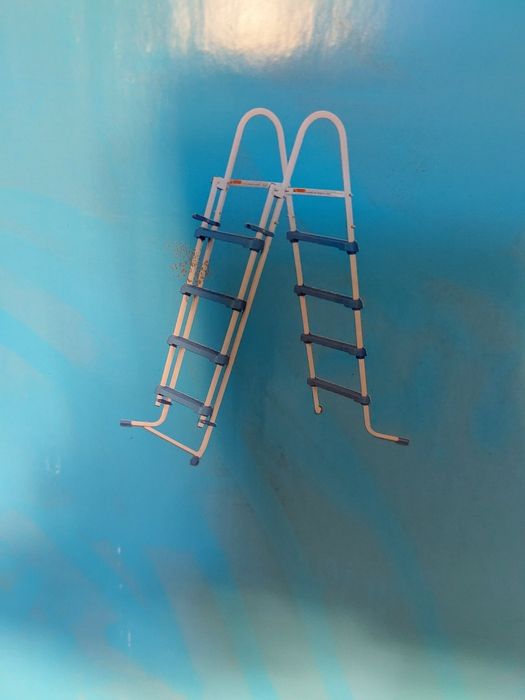 Escada piscina desmontável