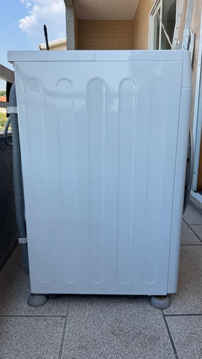 Máquina de Lavar LG | 9kg | 1400rpm | Classe A