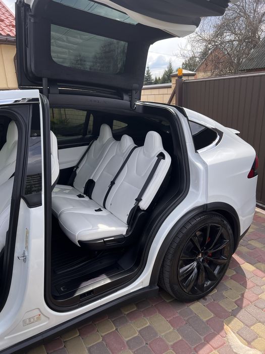 Tesla model X p100d