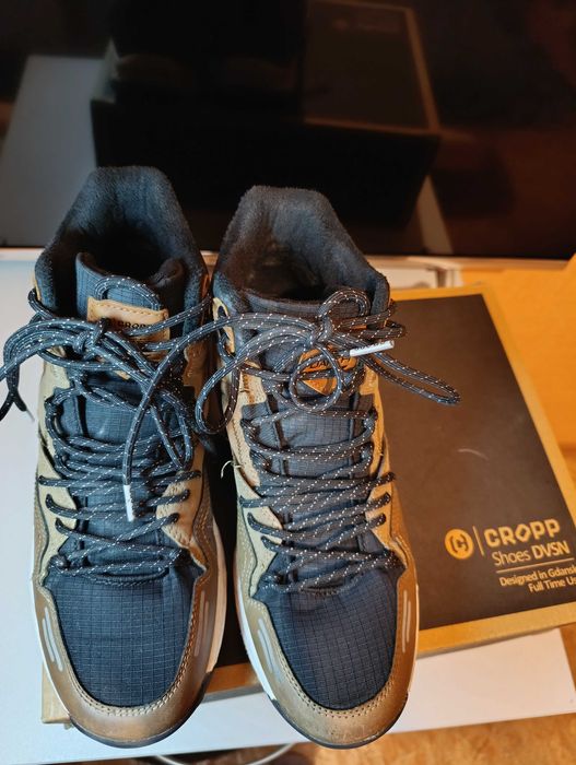 Не дорого продам кросовки демисезоные