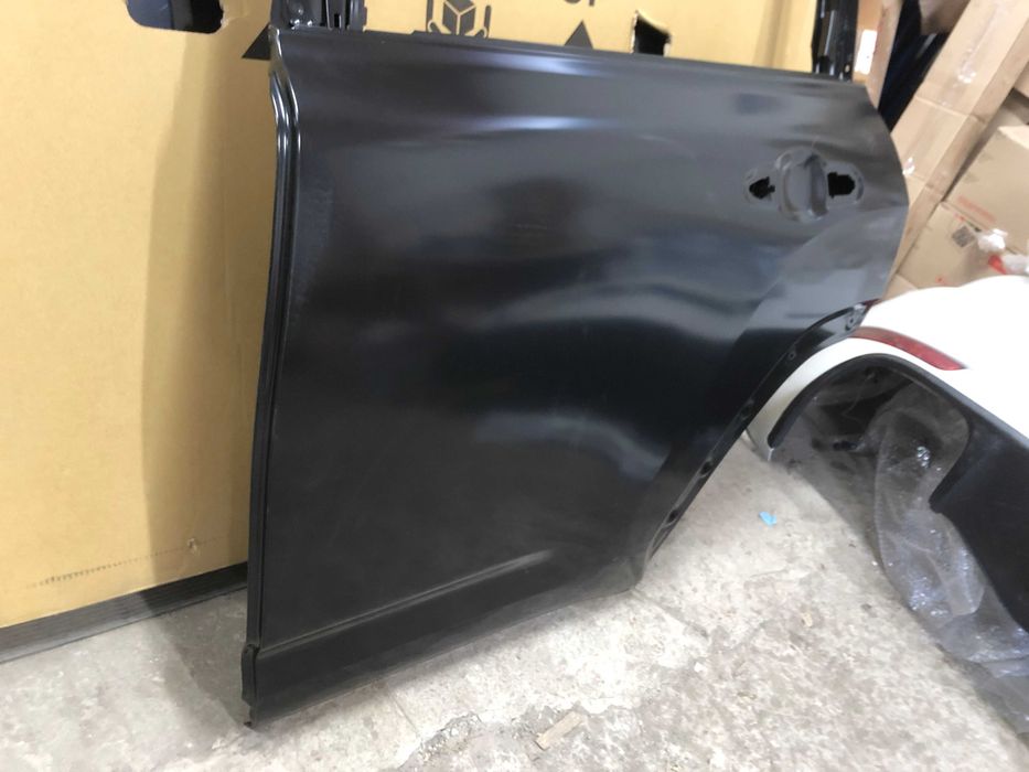 Двері задні ліві Toyota Land Cruiser 300 LC300