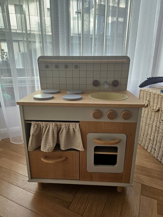 Kuchenka drewniana do zabawy Zara Home
