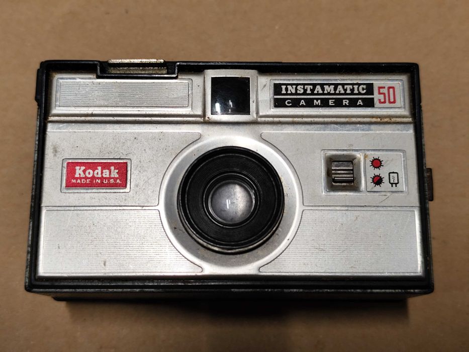 Vintage Kodak Instamatic 50 camera64585346601090122