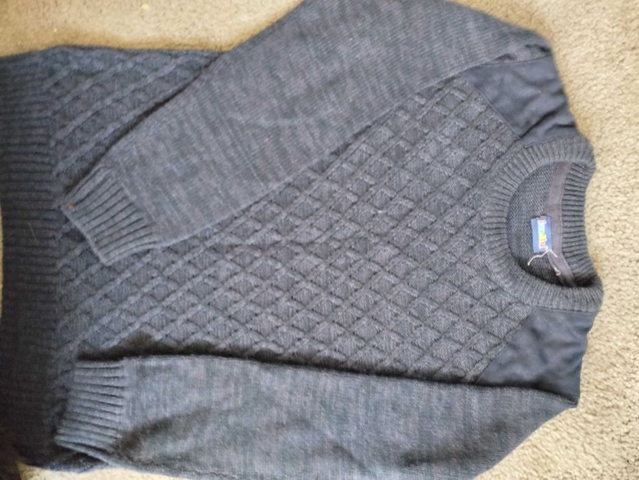 Sweter dla chłopca r 128cm