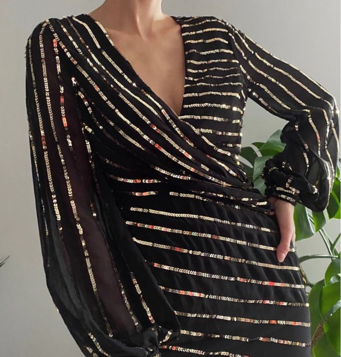 Bogato zdobiona cekinowa sukienka koktajlowa maxi asymetryczna