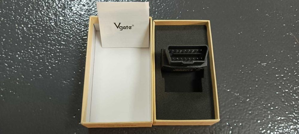 Dodge Challenger 2019, moduł sterowania szyb, atrapa, interfejs OBD.