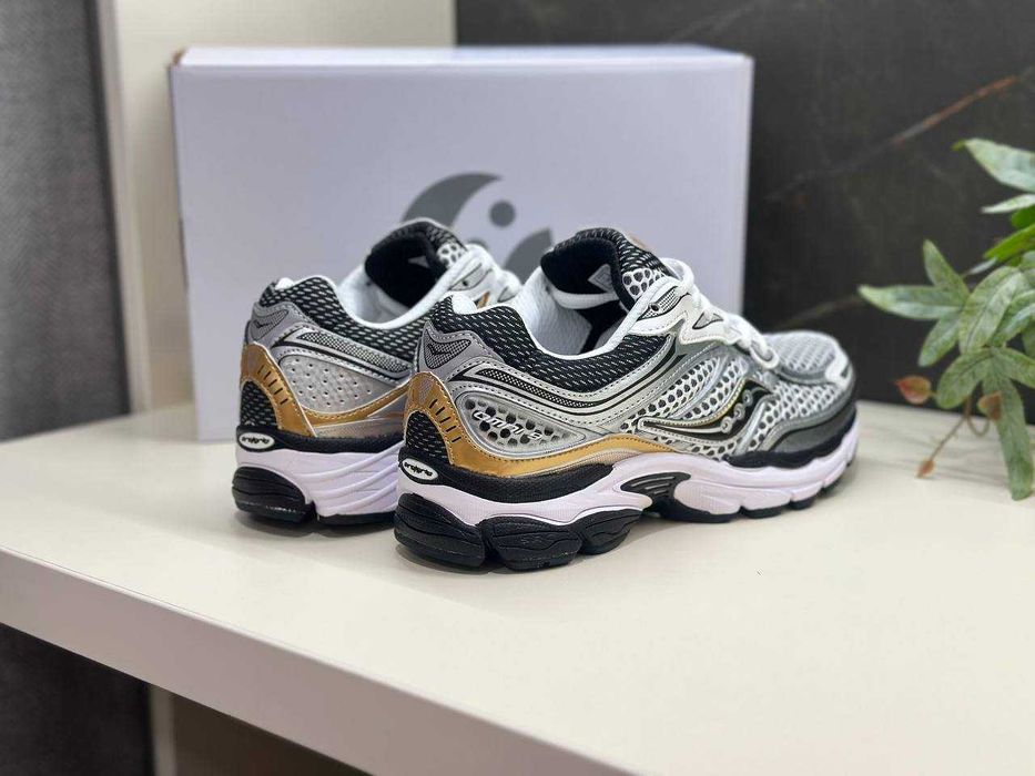 saucony 45 - купити чоловіче взуття - Ціна на OLX.ua