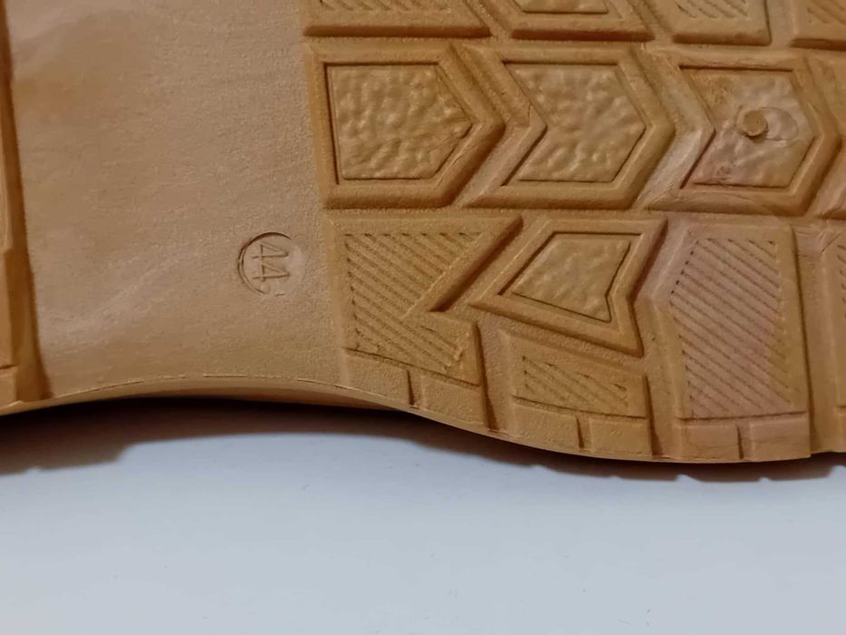 Sapatilhas homem, tamanho 43