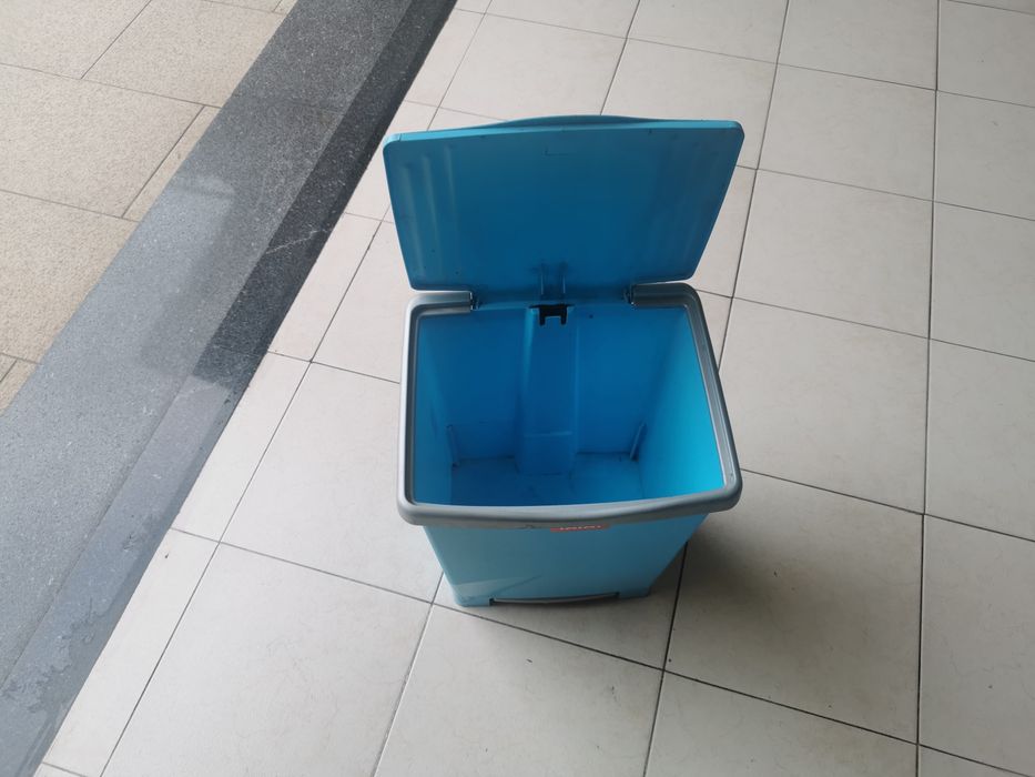 Balde para lixo doméstico