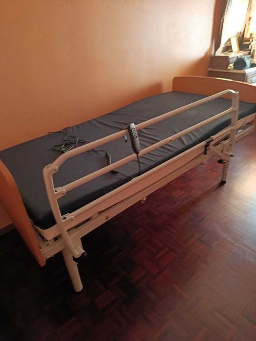 Cama automática para idoso.