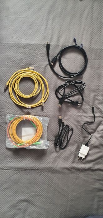 Vendo cabos HDMI, fibra óptica, USB e outros