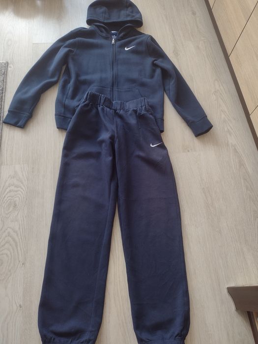 Dres Nike 13-15 lat.