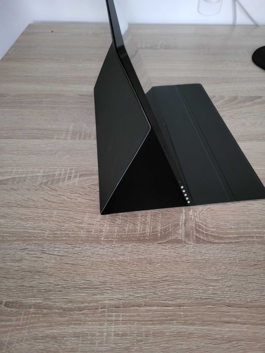 Przenośny monitor UPERFECT 16'' OLED 3K 2880x1800 120Hz