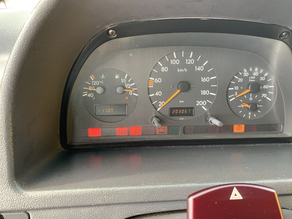 Mercedes-Benz V230 TD – 1999 | Impecável | Conforto & Espaço