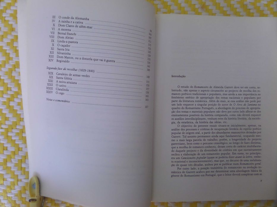 OS PAPELINHOS DE GARRETT
Fontes inéditas do romanceiro português