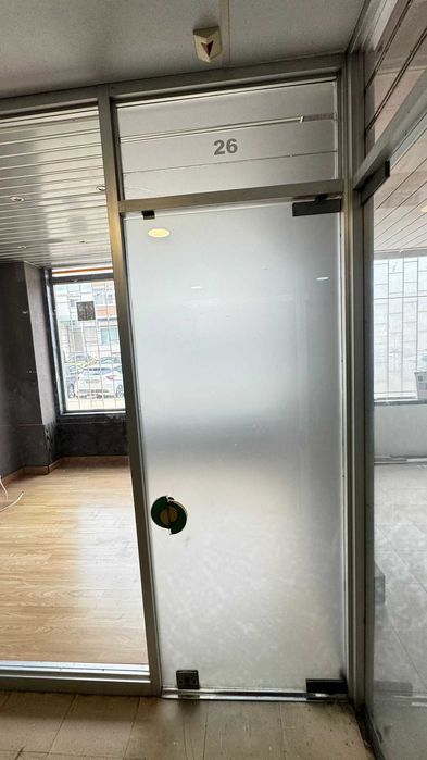 Para arrendar de Espaço comercial - Centro Comercial Bela Vista