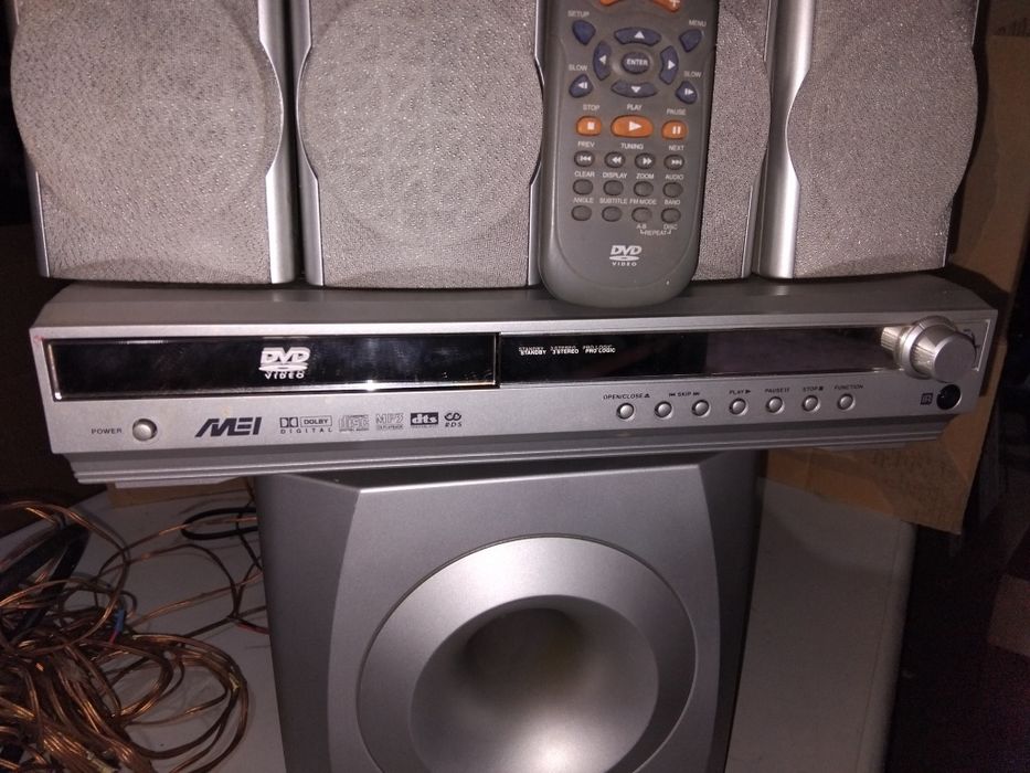 Dvd e sistema de som com SuB - woofer