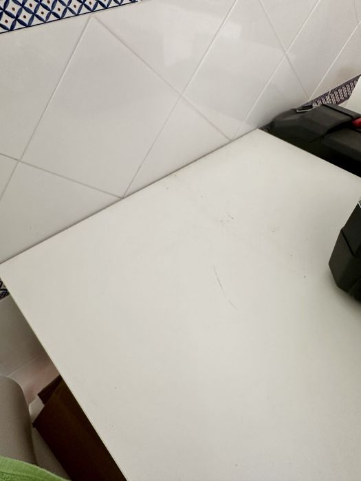 Conjunto mesa e 4 cadeiras altas IKEA