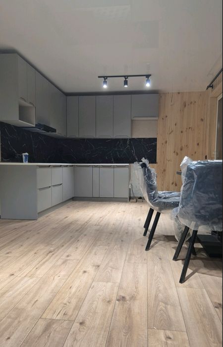 Кухня с крашенными фасадами МДФ