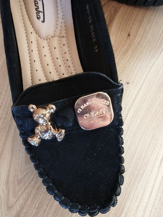 Buty mokasyny na małej koturnie