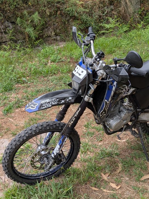 AJP PR4 200cc (125cc de livrete)