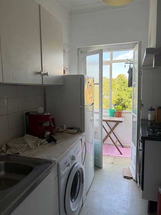 Quarto para arrendar Alvalade